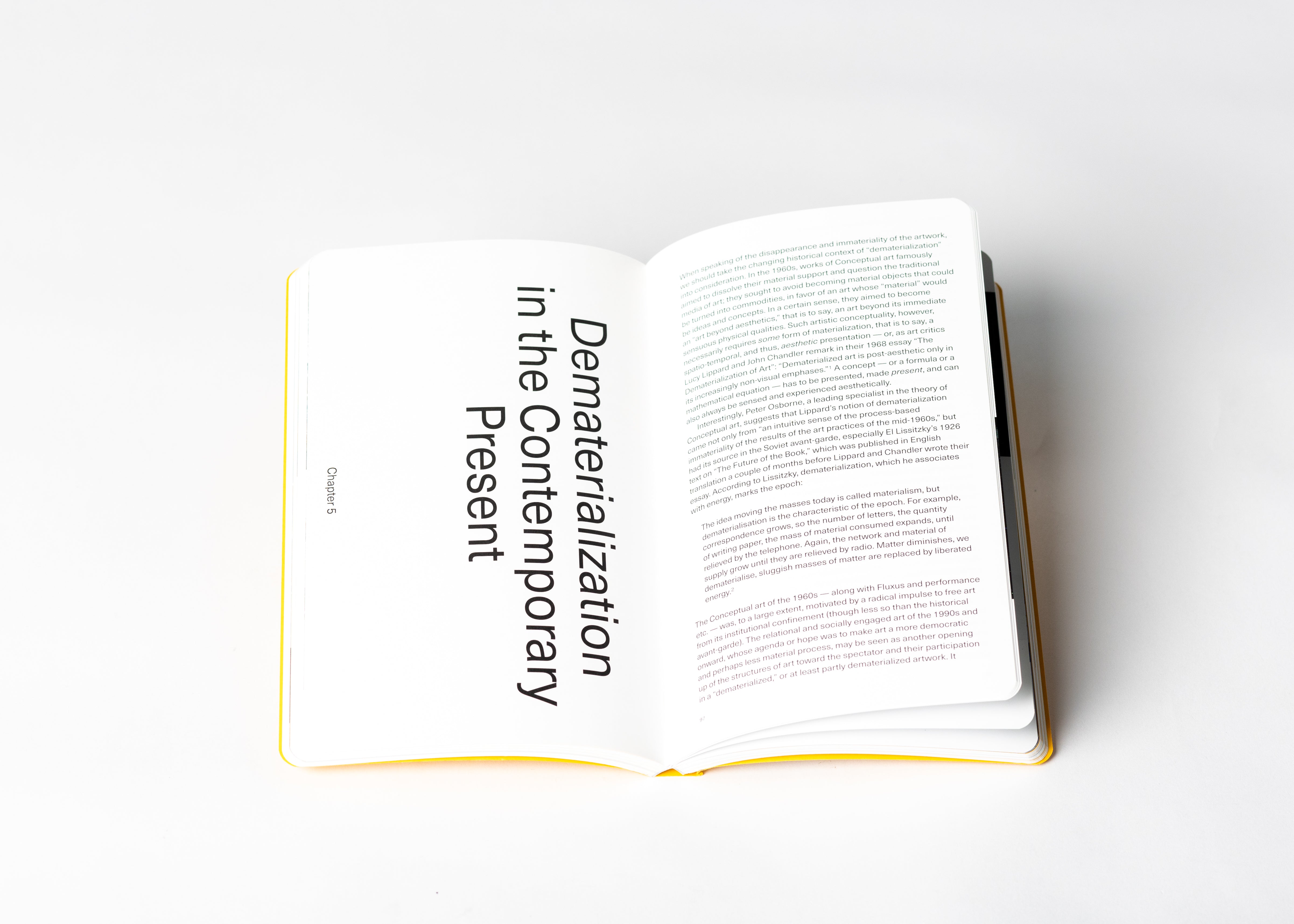 The Changing Constitution of the Present: Essays on Work of Art in Times of Contemporaneity